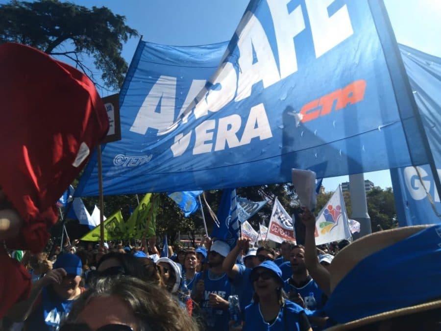 Paro y movilización docente contra la reforma que sube la edad jubilatoria